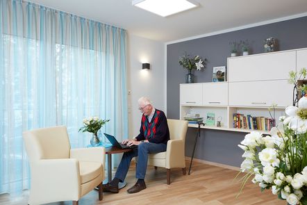 Blick in den Aufenthaltsbereich, WLAN im gesamten Haus